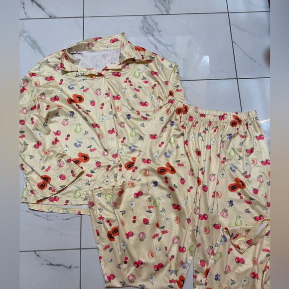 PJ set - Picture 1 of 6